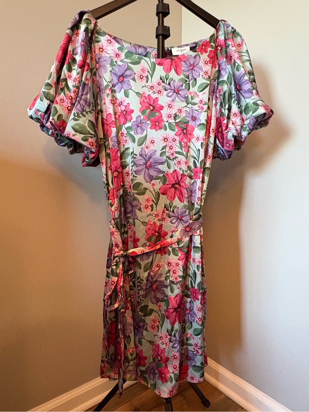 NWT Umgee Size Large Puff-Sleeve Floral Print Dress